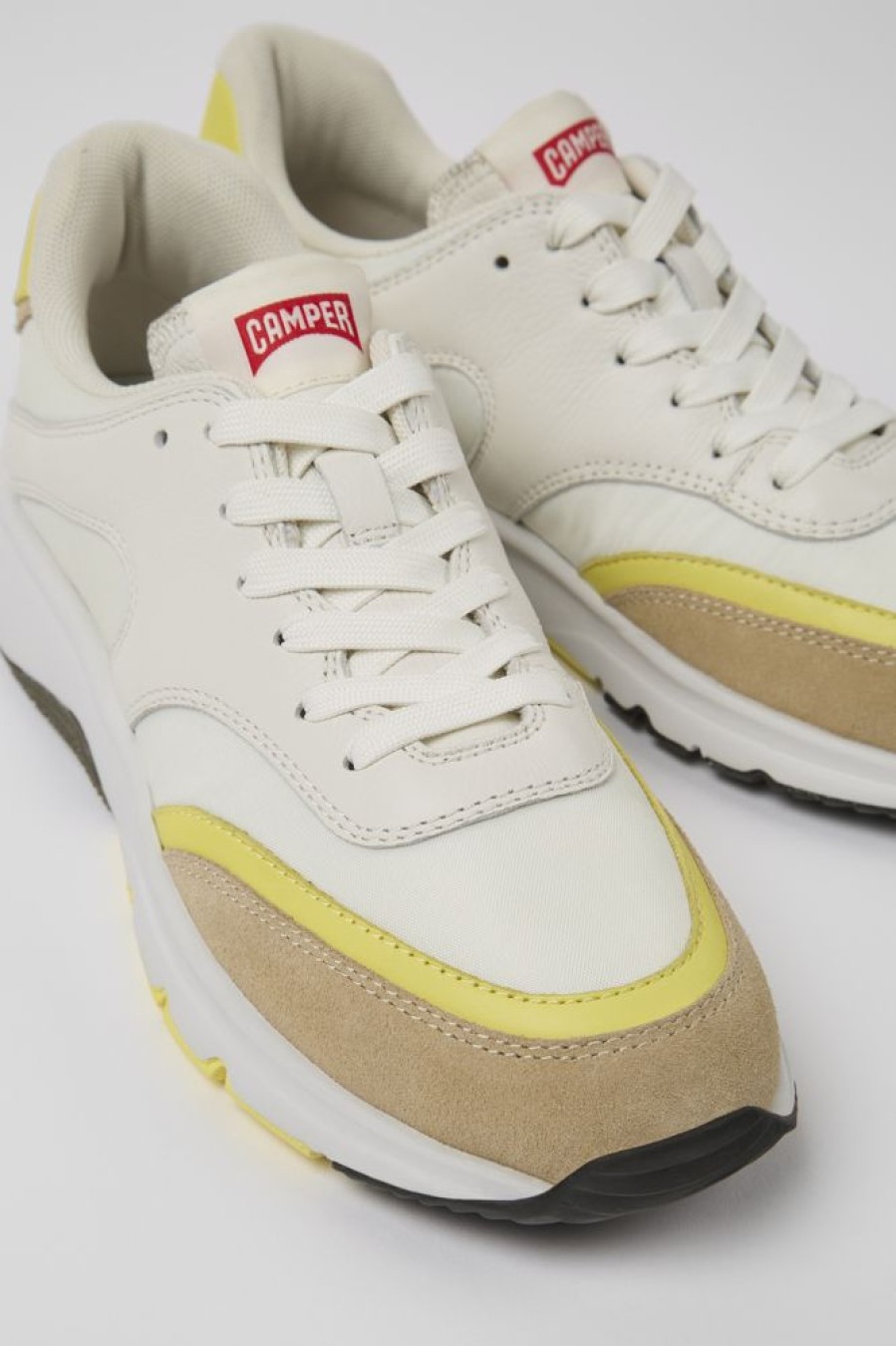 Kvinder CamperLab Sneakers | Hvide Og Beige Sneakers I Tekstil Og Laeder Til Kvinder